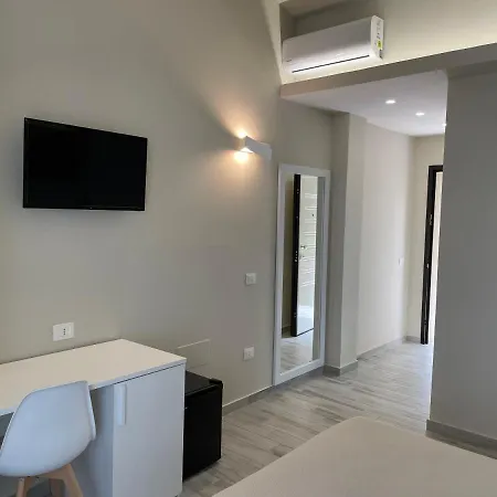 Oda ve Kahvaltı Borgo San Cosmo Tropea 4*