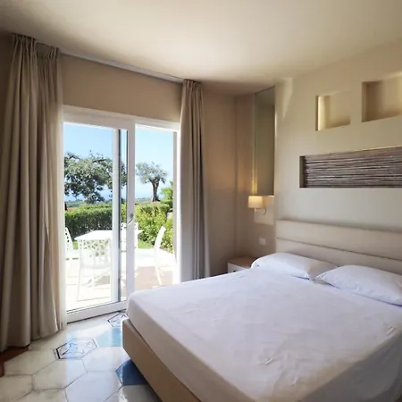 Borgo San Cosmo Tropea Panzió 4*