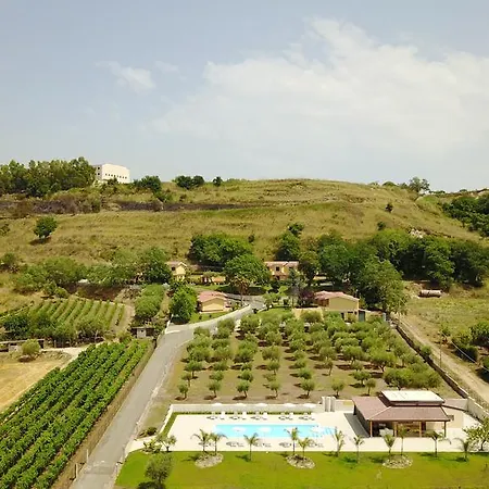 Borgo San Cosmo Tropea לינה וארוחת בוקר 4*