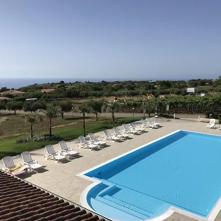 Borgo San Cosmo Tropea 4* Brattiro