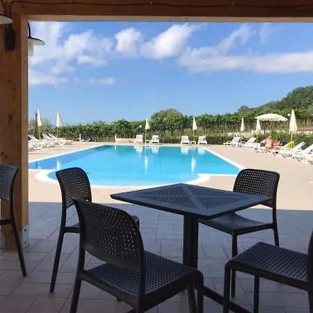 Borgo San Cosmo Tropea Oda ve Kahvaltı 4*