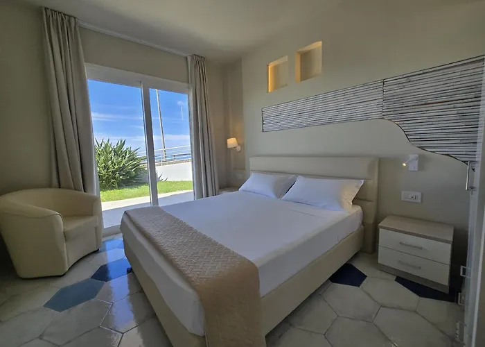 Borgo San Cosmo Tropea 4* Brattiro