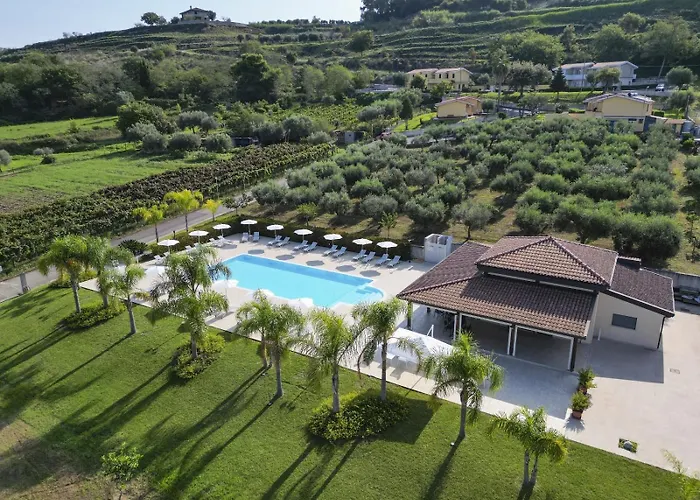 Borgo San Cosmo Tropea 4*