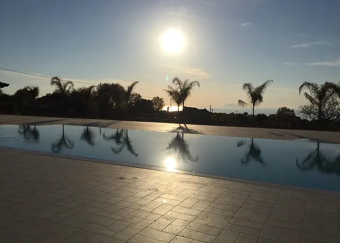 לינה וארוחת בוקר Borgo San Cosmo Tropea 4*