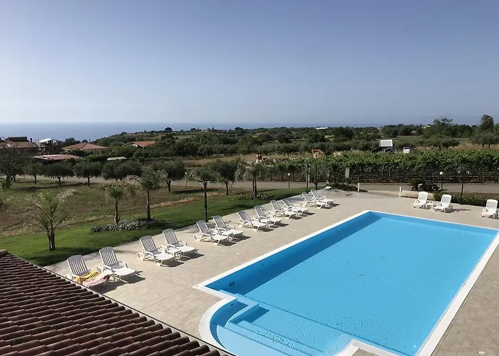 Borgo San Cosmo Tropea 4* Brattiro