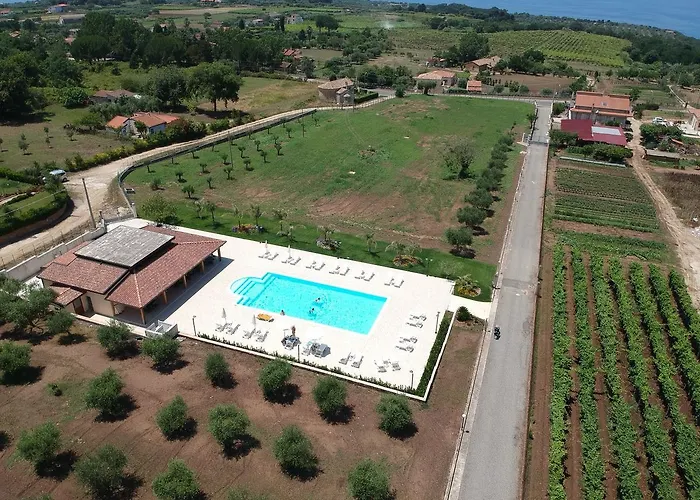 Borgo San Cosmo Tropea 4* Brattiro